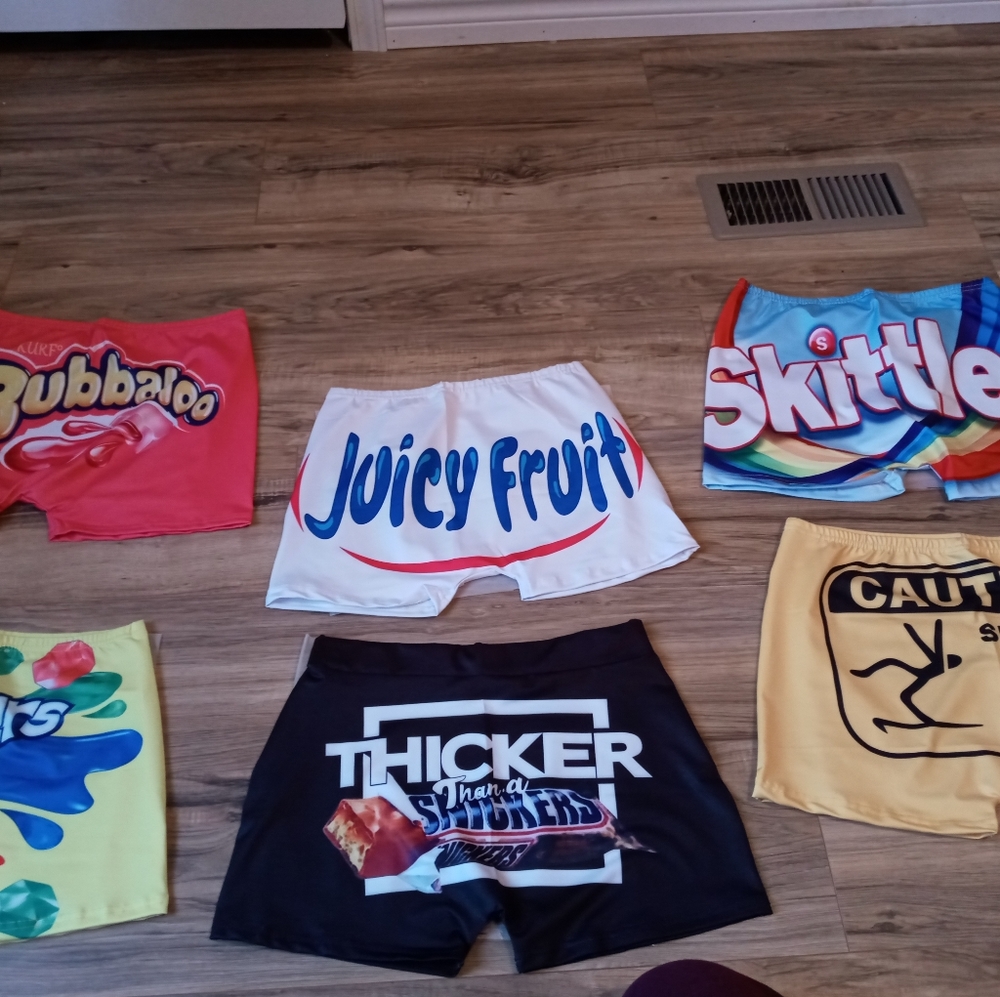 Shorts - Picture 2 of 8